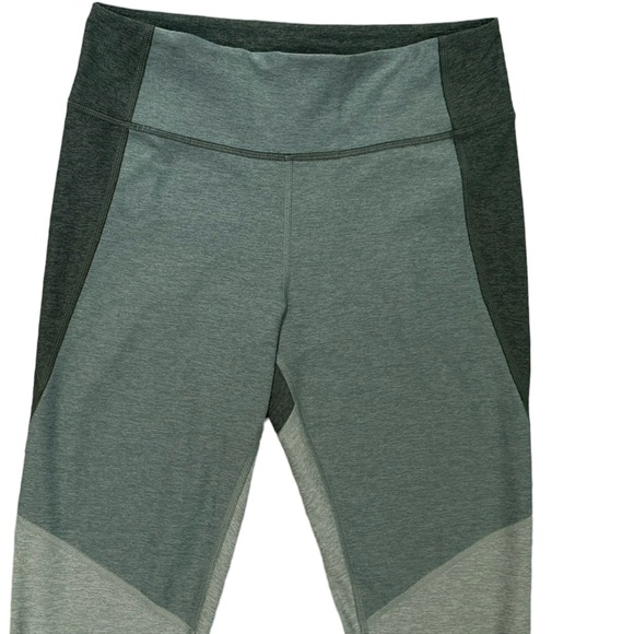 Outdoor Voices Colorblock Two Toned Green Leggings Size Medium NWOT - Picture 3 of 6